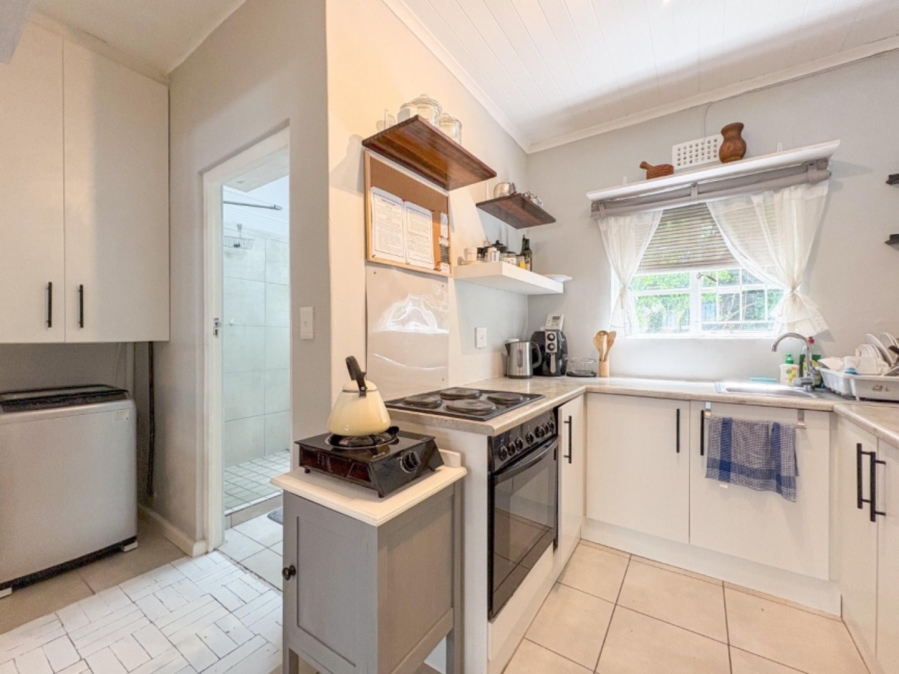 1 Bedroom Property for Sale in Vredehoek Western Cape